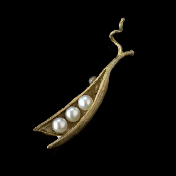 Pea Pod Brooch 3 Pearls